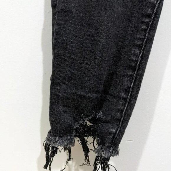 AE | Super High-Waisted Jegging Crop in Distressed Black Blaze - Picture 9 of 15